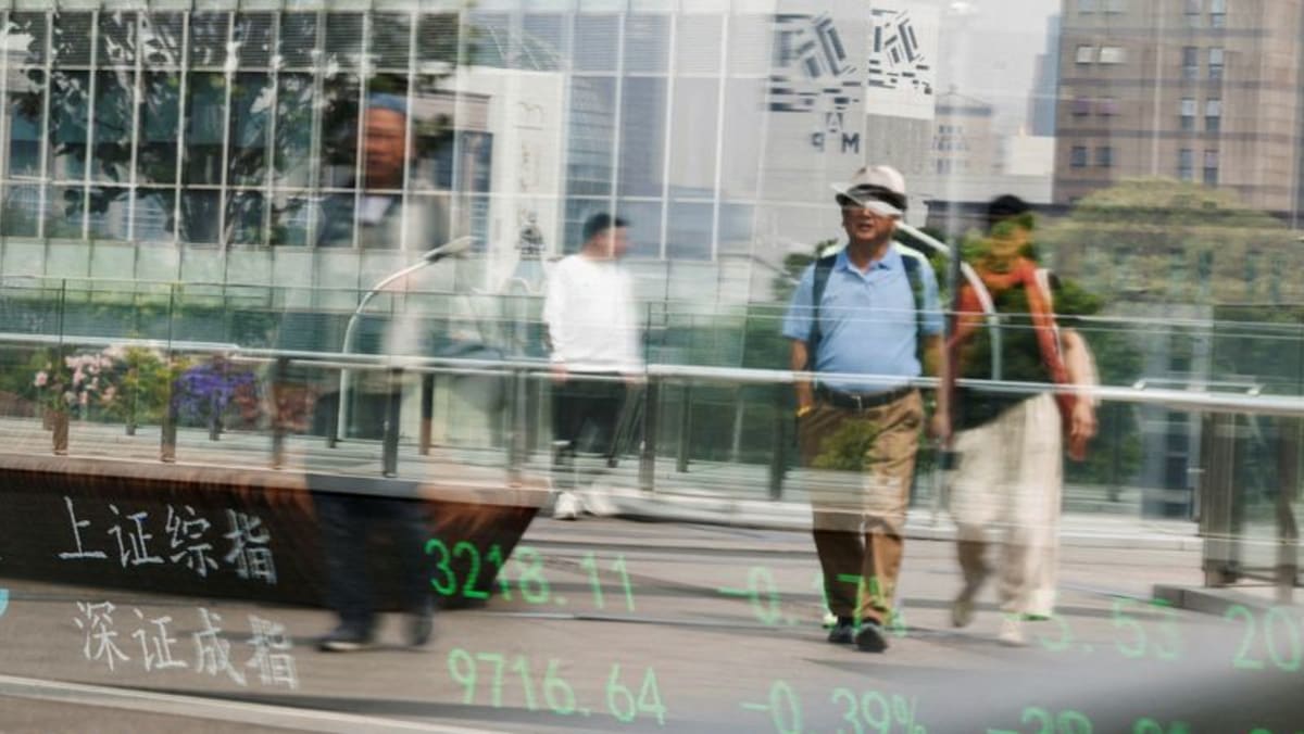 US and global stocks slump on GDP decline, crude prices sink