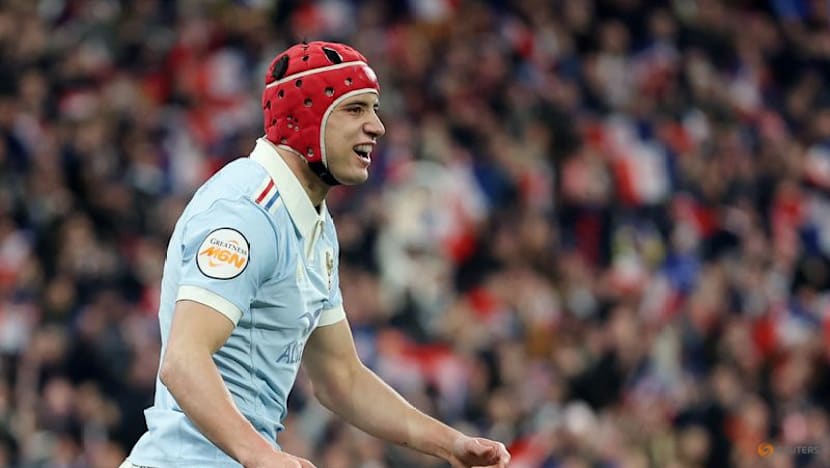 Ruthless Ramos seals Six Nations title for France as brave England fall just short