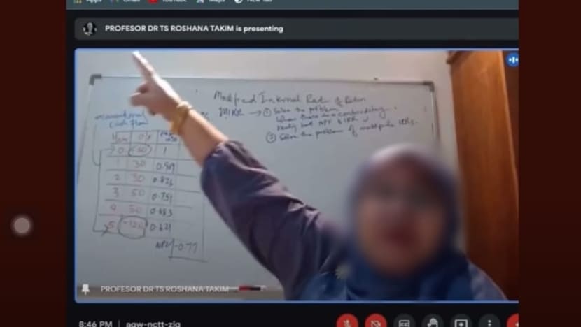 Pensyarah hina pelajar miskin tanpa komputer riba; UiTM akan ambil tindakan Pensyarah hina pelajar miskin tanpa komputer riba; UiTM akan ambil tindakan