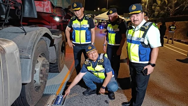 从11月1日至12月30日 马国为150万张交通罚单提供50%折扣