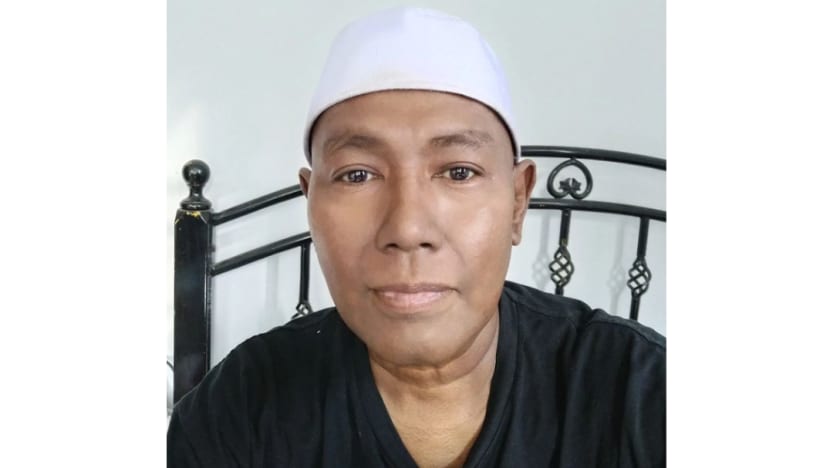  Menteri Agama Malaysia ziarah penyanyi Ibnor Riza; serah sumbangan RM5,000