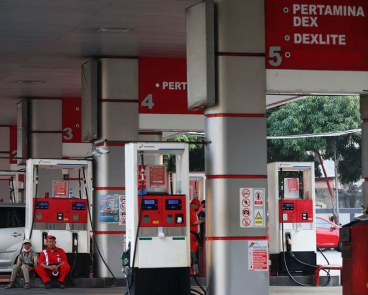 Indonesia's Pertamina says fuel retailers yet to buy gasoline on specification concerns