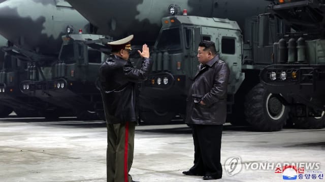金正恩在美国大选前视察洲际弹道导弹基地