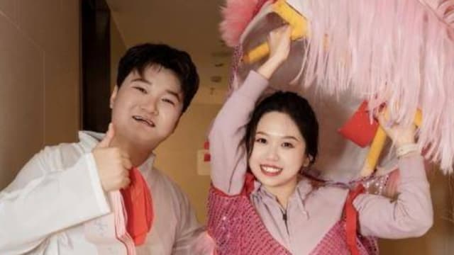 中国新人海底捞办百人婚宴 打印账单近两米长 