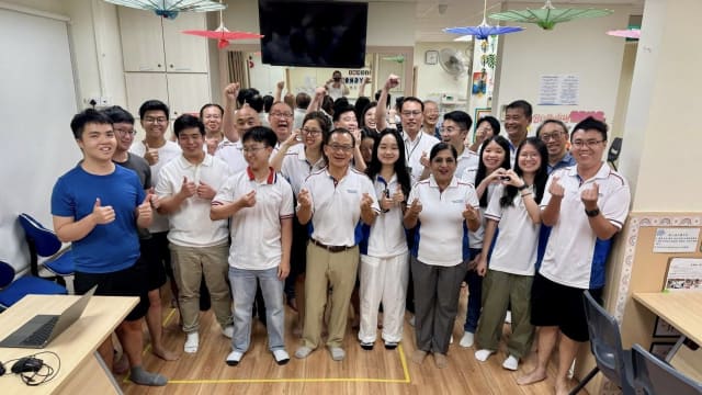 【GE2025】马林百列-布莱德岭集选区 当选议员开始接见选民