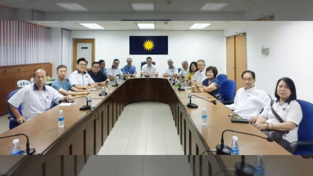 马国马华森州县市议员集体辞职