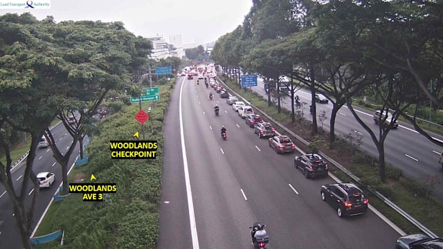 兀兰关卡附近发生车祸 两名摩托车骑士送院