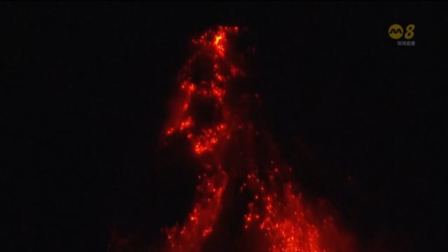 菲律宾马荣火山昨晚爆发 有1万多名居民撤离