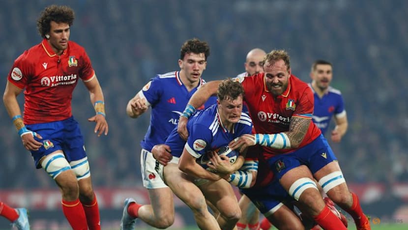 France stay in Six Nations charge with win over Italy