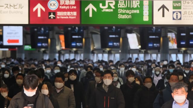 日本考虑春季下调冠病到流感级别 并放宽口罩令