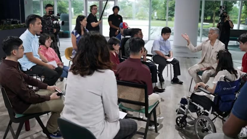 Dick Lee kenang larangan terhadap 'Singlish', kematian adik dalam musim baharu 'The Assembly'