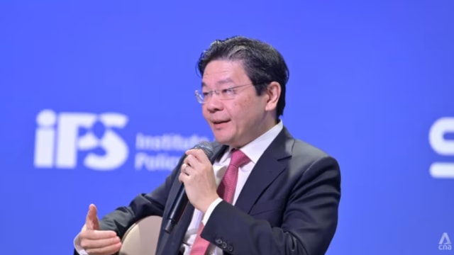 总理：我国应助企业在工作流程中善用人工智能