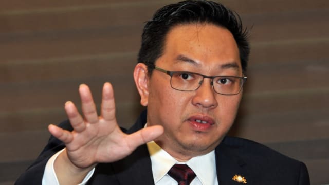 部长拟向狮城房屋专家取经挨轰 马国议员：请教新加坡并不可耻