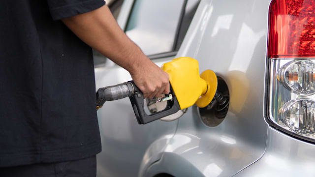 马国燃油补贴支出从每月7亿暴增至32亿令吉