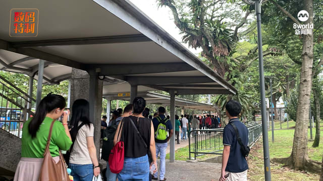 【重温直播】裕廊东地铁站现场人龙一度长达数百人