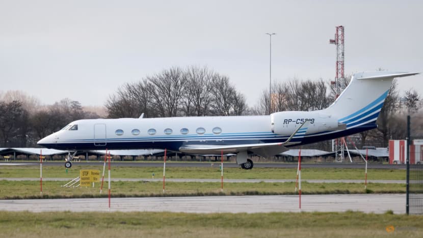 Plane believed to be carrying former Philippine leader Duterte arrives in Netherlands Plane believed to be carrying former Philippine leader Duterte arrives in Netherlands