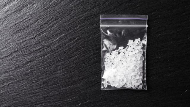 竟供毒给14岁儿子吸食 嗜毒父认罪下个月判刑