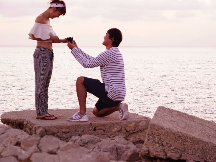 Tanglin actress Roz Pho to marry childhood sweetheart