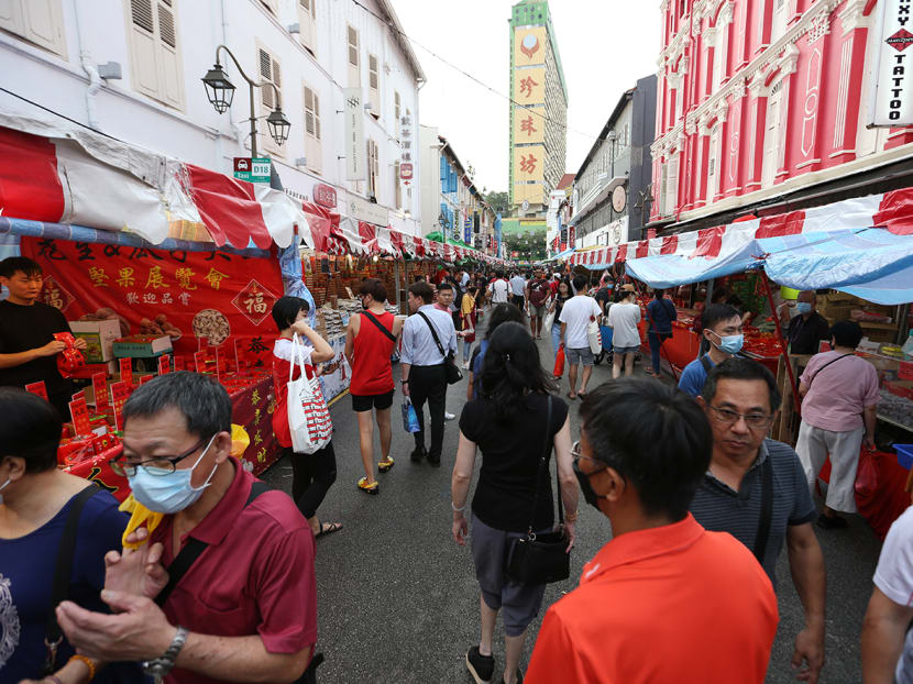CNY bazaar: Police warn lockdowns may be needed to limit visitor numbers; experts say Chinatown presents unique crowd control challenges