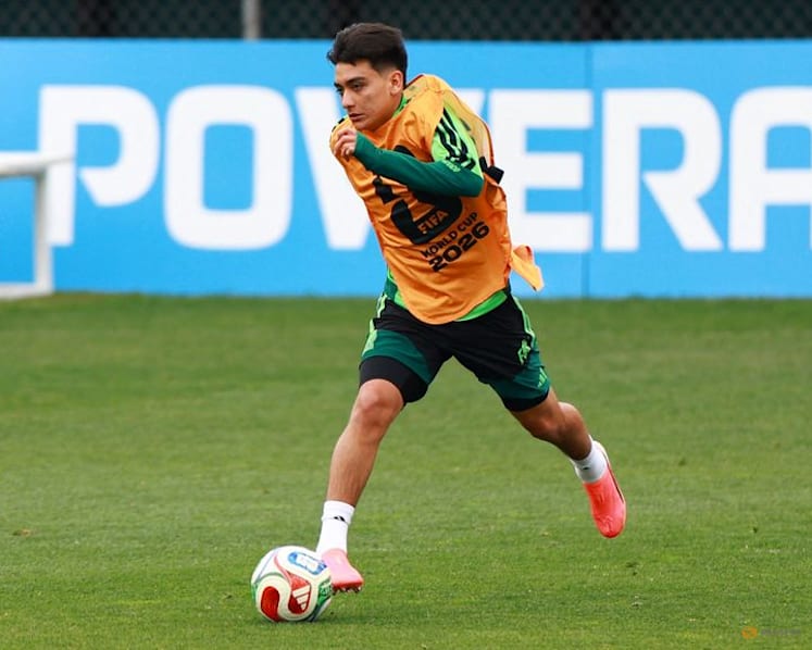 Mexico start Mora as Czech Republic bench Schick for Group A finale
