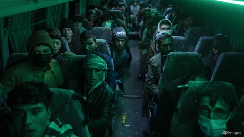 Desperation drives thousands of Afghans a day across borders Desperation drives thousands of Afghans a day across borders