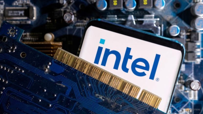 Exclusive-Intel approaches candidates for CEO role, including former board member Lip-Bu Tan, sources say Exclusive-Intel approaches candidates for CEO role, including former board member Lip-Bu Tan, sources say