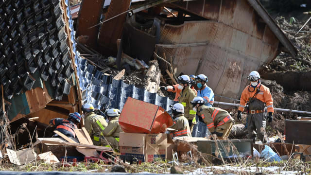 日本强震死亡人数增至84个 至少79人下落不明