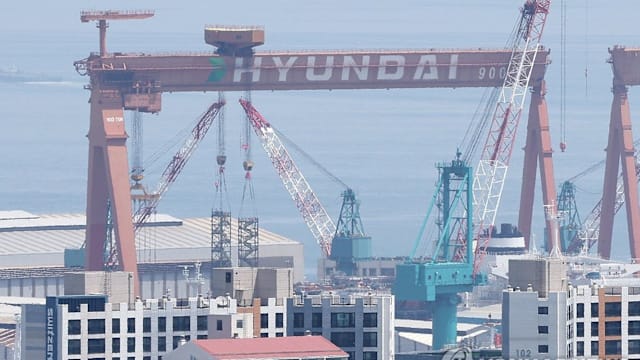 韩国海军潜艇检修时起火 失联人员已找到