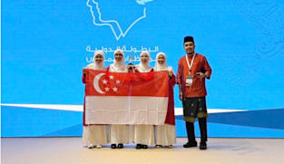 Pasukan pembahas Madrasah Alsagoff jadi wakil ASEAN pertama berentap dengan penutur asli Arab, 2 dinobat pembahas terbaik