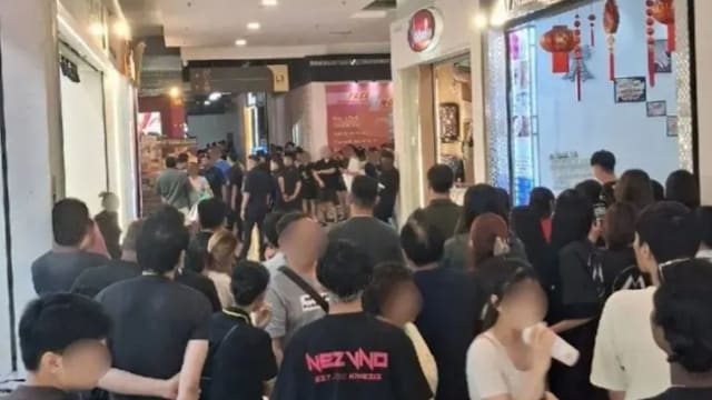 从马国商场打到警局 两狮城男或被提控