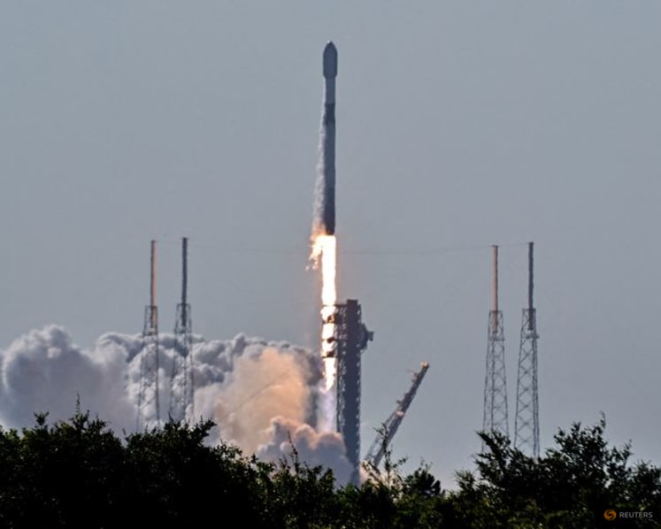SpaceX's Starlink loses contact with satellite, says no threat to space missions