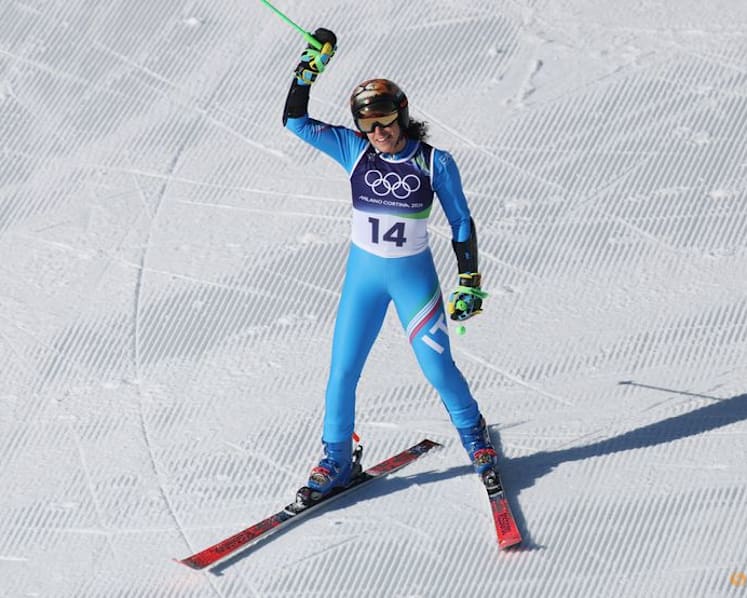 Alpine skiing-Brignone blows away rivals in giant slalom first leg