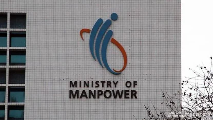 Xuri Employment didenda; lesen ditarik balik kerana minta bayaran berlebihan