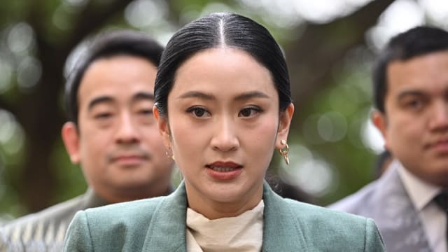 泰国宪法法院暂停佩通坦首相职务