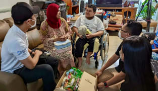 Usaha silang agama 'Project Hallow' agih habuan makanan kepada lebih 300 keluarga