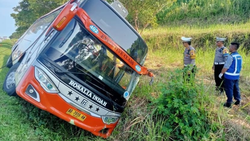 Sopir diduga mengantuk, 7 tewas dalam kecelakaan bus Rosalia Indah di Tol Batang