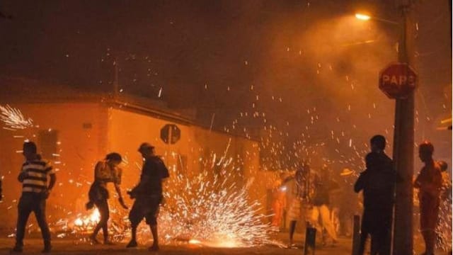 女儿出生刚满五月  杭州新手父亲燃放烟火庆祝炸裂右眼球