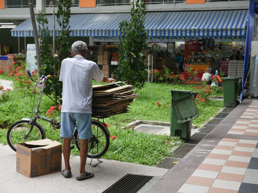 Residents often alert social service agencies to four groups of people in need: Vulnerable seniors, rough sleepers, cardboard collectors and tissue-paper sellers.