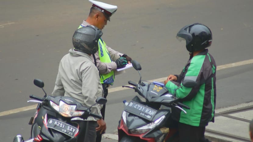Awas! Pelat mobil dan motor tak sesuai bisa bikin kamu masuk bui