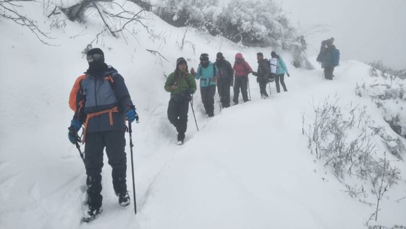 Peserta Climbathon MENDAKI dalam perjalanan ke Kathmandu; keselamatan tunggak utama, kata CEO Rahayu Buang Peserta Climbathon MENDAKI dalam perjalanan ke Kathmandu; keselamatan tunggak utama, kata CEO Rahayu Buang