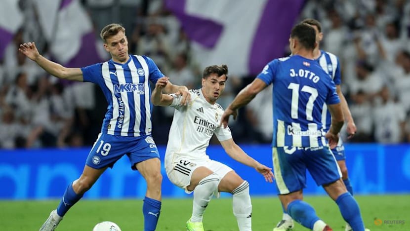Real Madrid edge Alaves 2-1 to end winless run