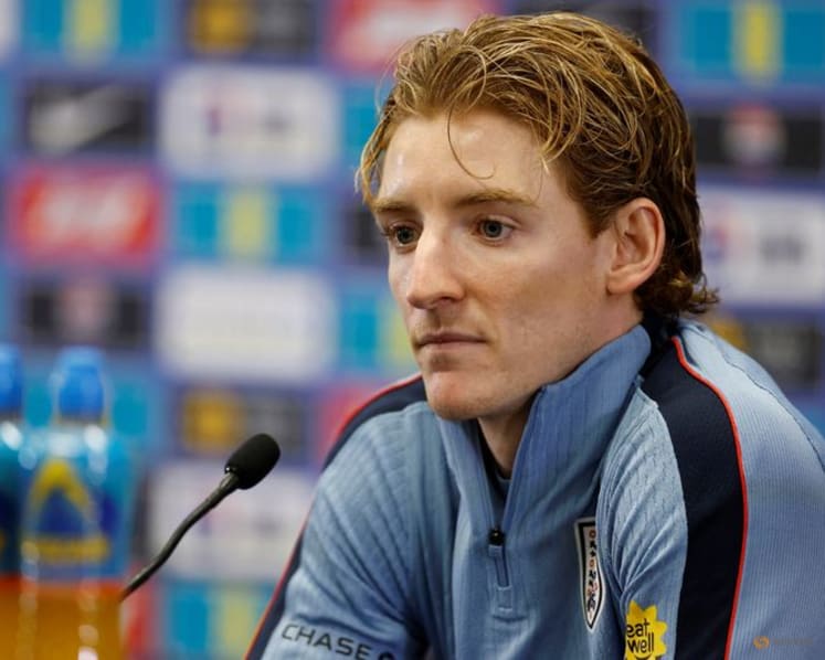 England should play to strengths instead of copying Spain's template, says Gordon
