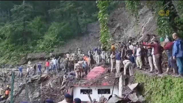 印度北部连日暴雨引发洪灾土崩 至少24人死数人失踪