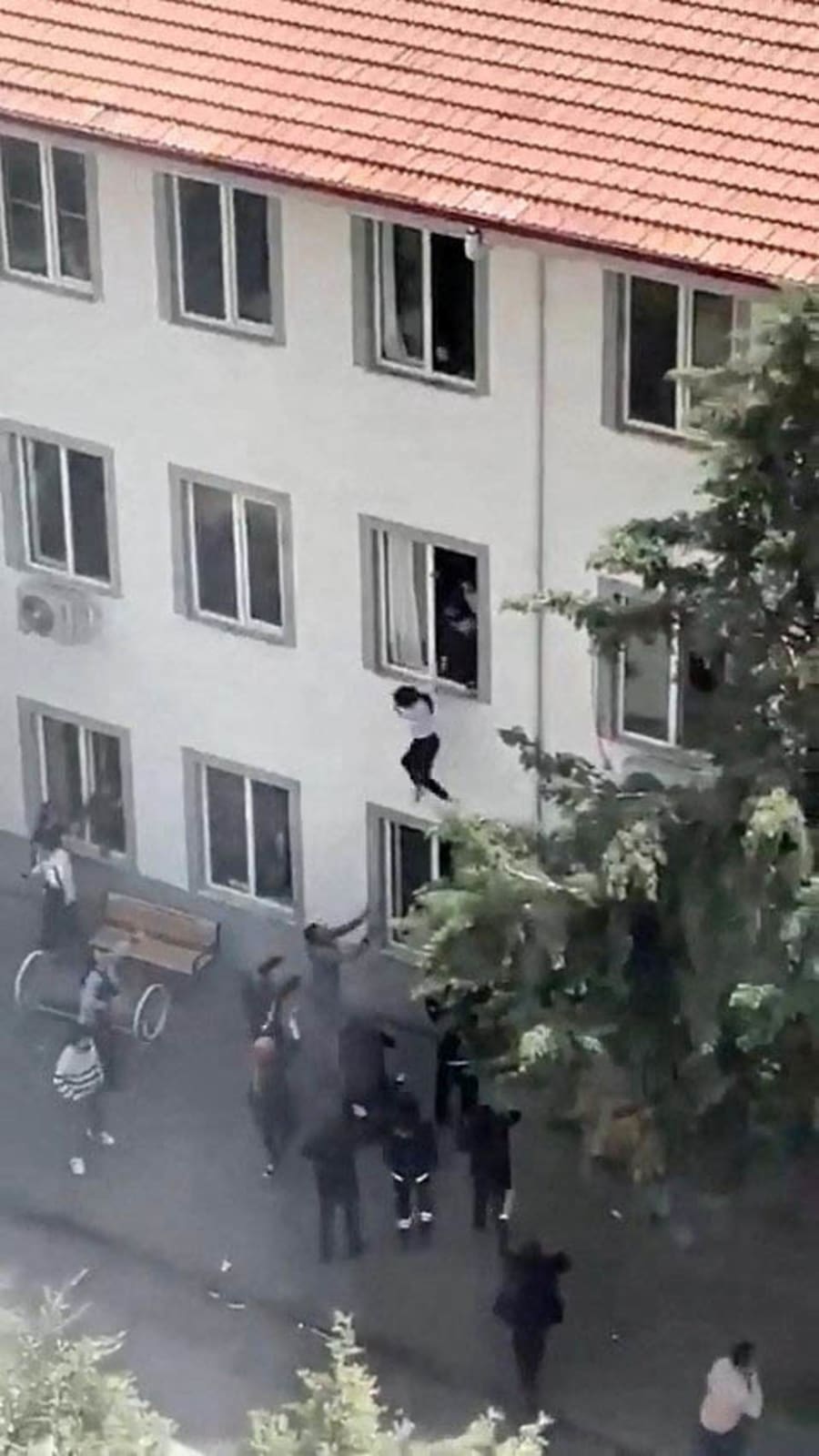 Student kills nine, wounds 13 in Türkiye's second school shooting in two days 