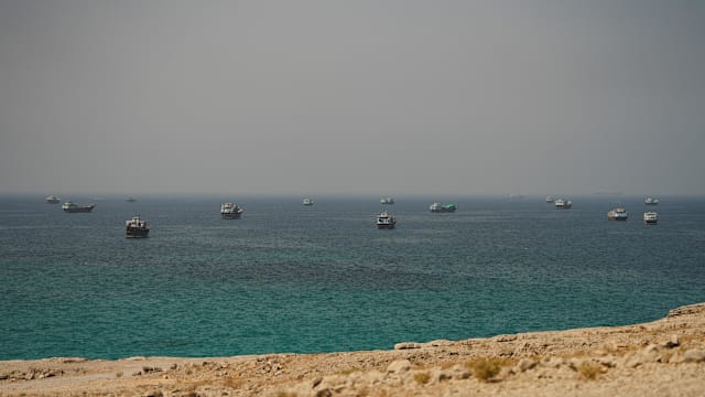 美伊先后攻击油轮 霍峡商船通行量降至5月来最低