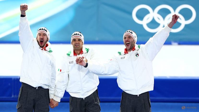 Speed skating-Giovannini delivers 'night-night' celebration after Italy stun US for team pursuit glory