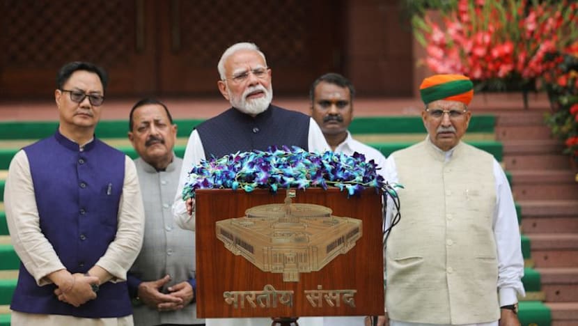 Modi faces challenge from activists over surveillance at India youth protest