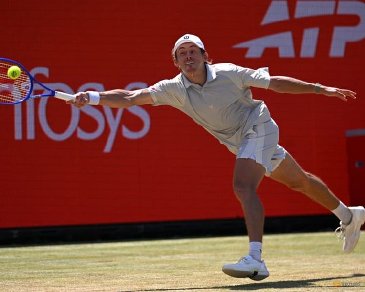 De Minaur knocked out in quarter-finals at Queen's Club