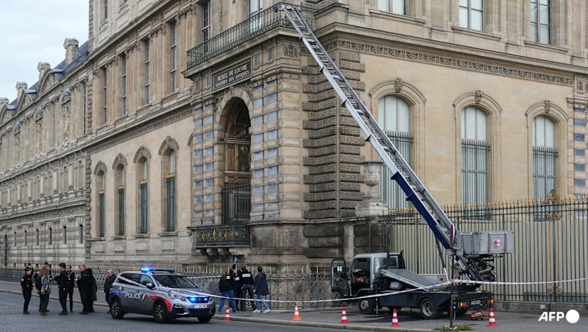 France arrests two men, two women over Louvre heist: Prosecutor