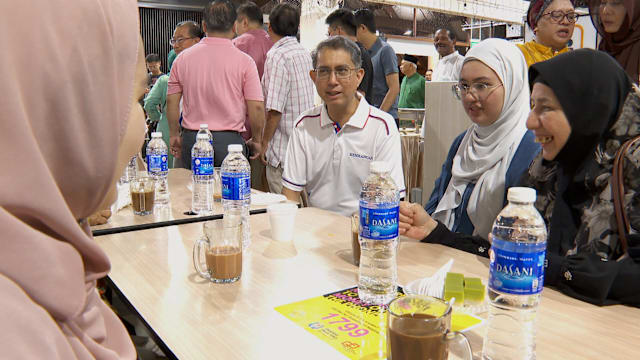 芽笼士乃居民共进封斋饭 费绍尔：坚守互尊互信 巩固团结